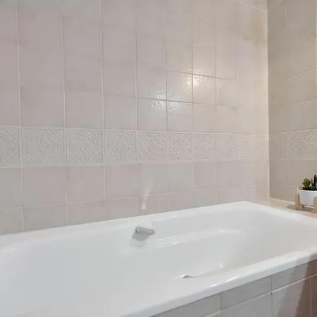 Apartamento En El Centro De San Pedro Con Parking - Del Valle 72 1 Marbella