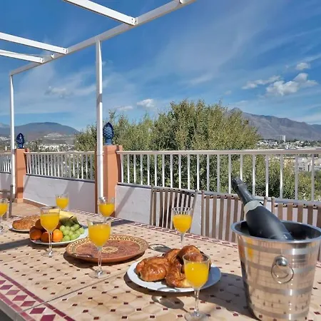 En El Centro De San Pedro Con Parking - Del Valle 72 1 Marbella